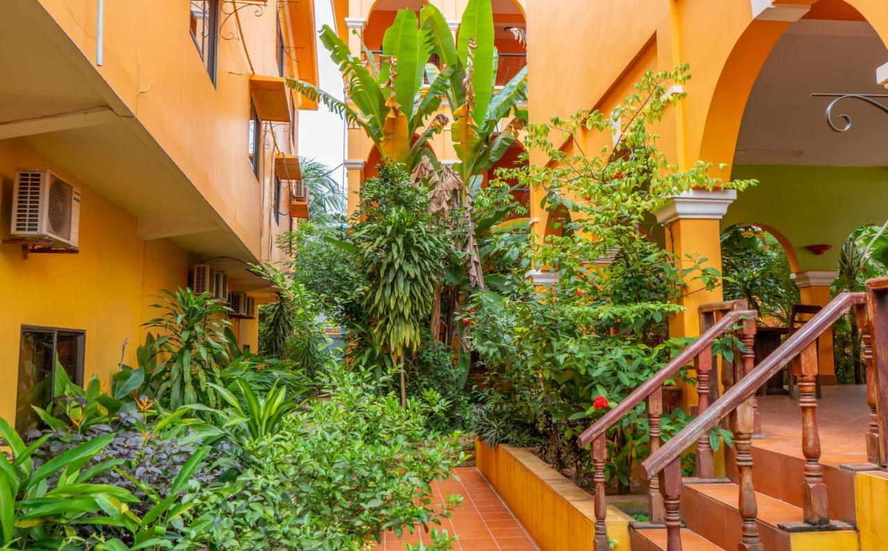 Den Hotel Totonou Siem Reap Bagian luar foto