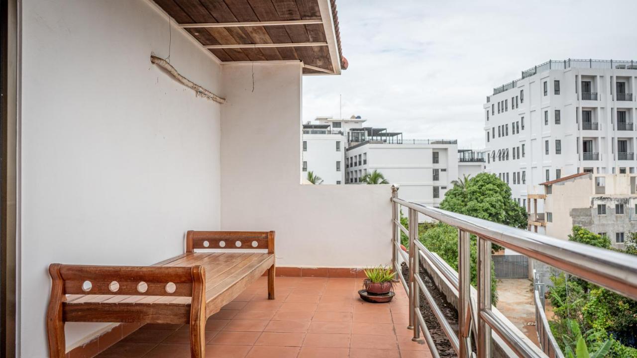 Den Hotel Totonou Siem Reap Bagian luar foto